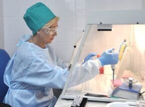 Przeprowadzenie badania kału na obecność jaj robaków pasożytniczych